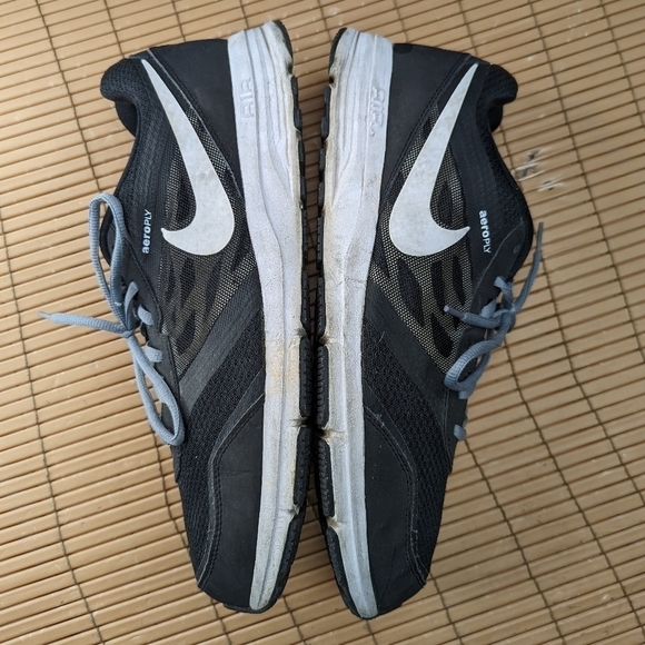 Nike Mens Air Relentless 4 685138-002 Black White Running Shoes Lace Up Sz 15. 1 main image 5